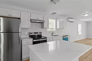 2958 E Main Rd, Portsmouth, RI 02871 - Photo 8