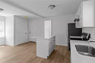 2958 E Main Rd, Portsmouth, RI 02871 - Photo 10