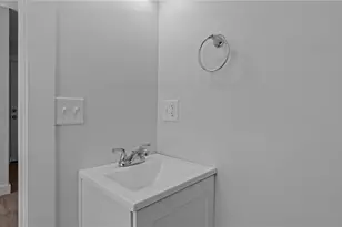 2958 E Main Rd, Portsmouth, RI 02871 - Photo 16