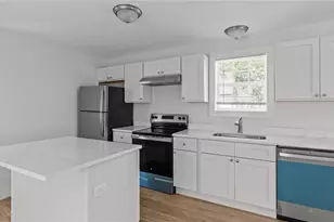 2958 E Main Rd, Portsmouth, RI 02871 - Photo 6