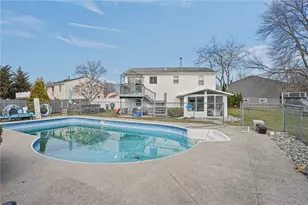 39 Gateway Ct, Warwick, RI 02889 - Photo 44