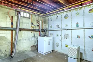 19 Berwick Pl, East Providence, RI 02916 - Photo 36
