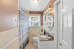 2 Duncan Rd, East Providence, RI 02916 - Photo 14