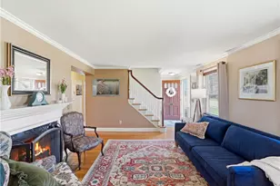 2 Duncan Rd, East Providence, RI 02916 - Photo 8