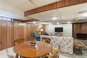 2 Duncan Rd, East Providence, RI 02916 - Photo 28