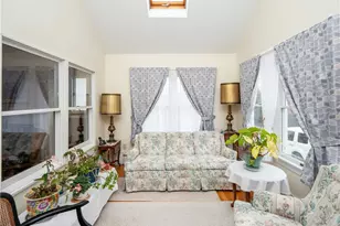 18 Ledyard St, Newport, RI 02840 - Photo 6