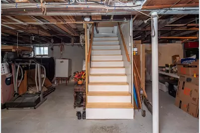 18 Ledyard Street, Newport, RI 02840 - Photo 34