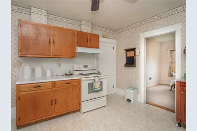 18 Ledyard Street, Newport, RI 02840 - Photo 22