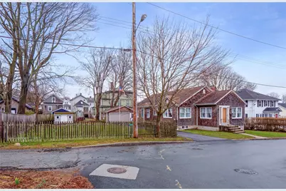 18 Ledyard Street, Newport, RI 02840 - Photo 2