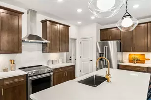 54 E Pt Dr, East Providence, RI 02916 - Photo 4