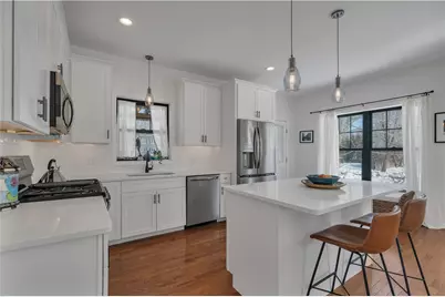 17 Wuddall Avenue, Warwick, RI 02889 - Photo 2