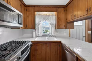 27 Wenscott Ln, North Providence, RI 02904 - Photo 18