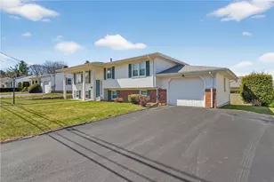 27 Wenscott Ln, North Providence, RI 02904 - Photo 2