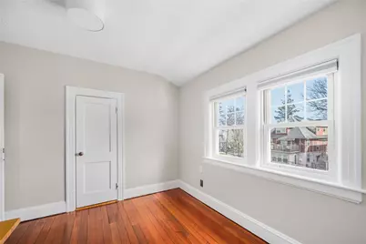 422 Wayland Avenue, Providence, RI 02906 - Photo 20