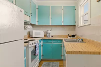 8 Carey Street, Newport, RI 02840 - Photo 12