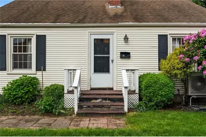 27 Doro Place, East Providence, RI 02916 - Photo 4