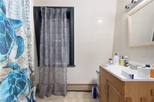 25 Kenyon St, Providence, RI 02903 - Photo 28