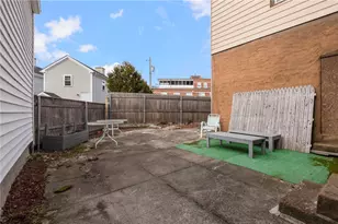 25 Kenyon St, Providence, RI 02903 - Photo 32
