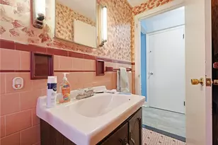 37 Knowles Dr, Warwick, RI 02888 - Photo 22