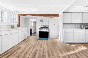 1382 Hope St, Bristol, RI 02809 - Photo 2