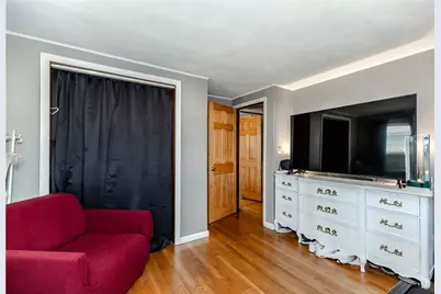 60 Ruskin Avenue, Woonsocket, RI 02895 - Photo 10