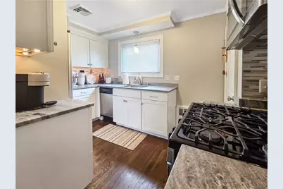 10 Brayton Avenue, East Providence, RI 02916 - Photo 8