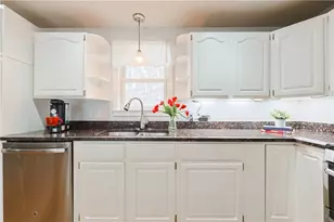 40 Forestdale Dr, Cumberland, RI 02864 - Photo 10