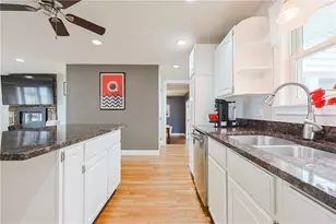 40 Forestdale Dr, Cumberland, RI 02864 - Photo 12