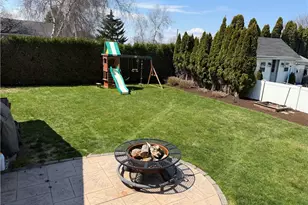 433 Metacom Ave, Bristol, RI 02809 - Photo 4