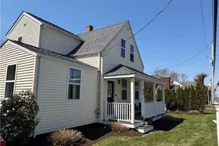 433 Metacom Ave, Bristol, RI 02809 - Photo 2
