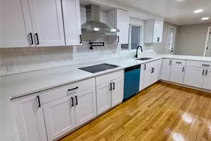 635 Iron Mine Hill Rd, North Smithfield, RI 02896 - Photo 2