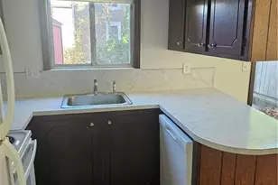 20 W Warwick Ave, West Warwick, RI 02893 - Photo 4