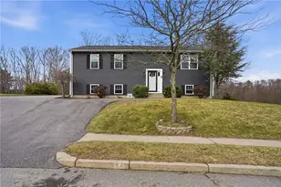 27 Remington Farm Dr, Coventry, RI 02816 - Photo 2