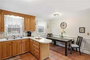 81 Orchard Dr, Cumberland, RI 02864 - Photo 4