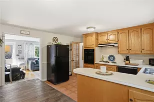 81 Orchard Dr, Cumberland, RI 02864 - Photo 6