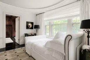 221 Hope St, Bristol, RI 02809 - Photo 32