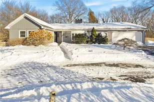 10 Blue Mist Dr, Lincoln, RI 02838 - Photo 2