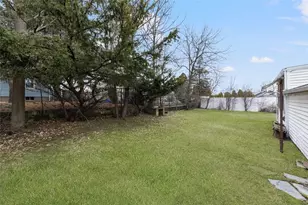 16 Vista Dr, Lincoln, RI 02865 - Photo 28