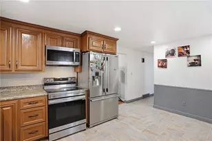 62 Hillcrest Ave, Pawtucket, RI 02860 - Photo 8