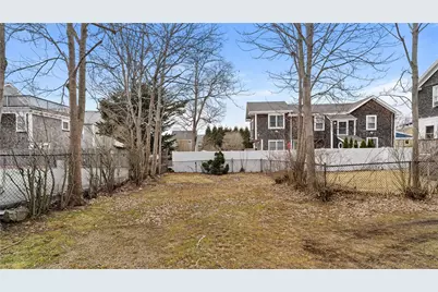 629 Thames Street, Newport, RI 02840 - Photo 32