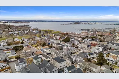629 Thames Street, Newport, RI 02840 - Photo 4