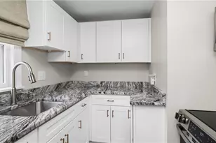629 Thames St, Newport, RI 02840 - Photo 24