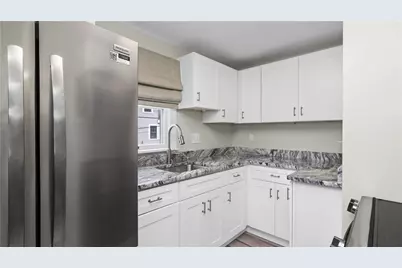 629 Thames Street, Newport, RI 02840 - Photo 16