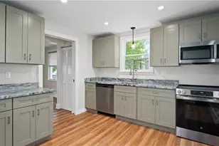 629 Thames St, Newport, RI 02840 - Photo 12