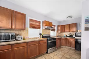 25 Brighton St, Providence, RI 02909 - Photo 6