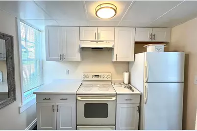 191 Coggeshall Avenue #4, Newport, RI 02840 - Photo 2