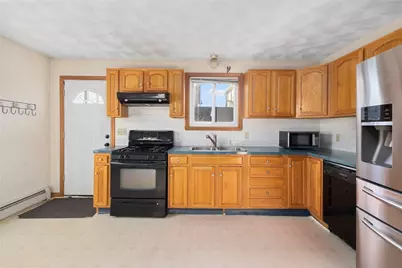 76 Moorefield Street, Providence, RI 02909 - Photo 6