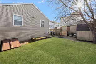 76 Moorefield St, Providence, RI 02909 - Photo 2