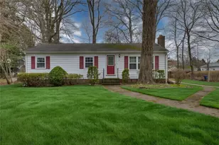 86 Lawndale Dr, Warwick, RI 02818 - Photo 1