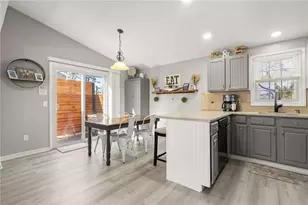 51 Cove Ave, Barrington, RI 02806 - Photo 4